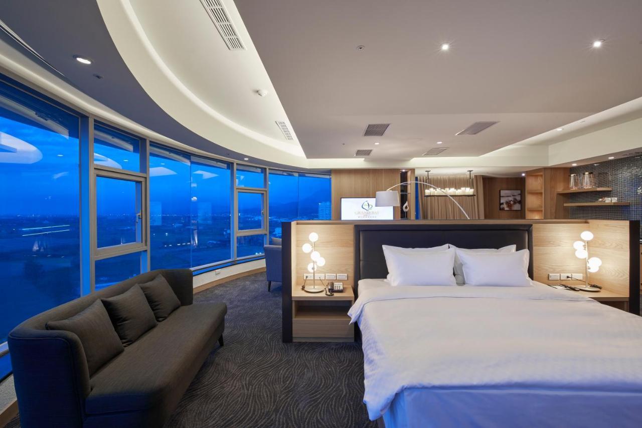 แกรนด์ เบย์ รีสอร์ต Hotel ย่านเมืองเก่าเฮ้งชุน ภายนอก รูปภาพ A suite at the hotel