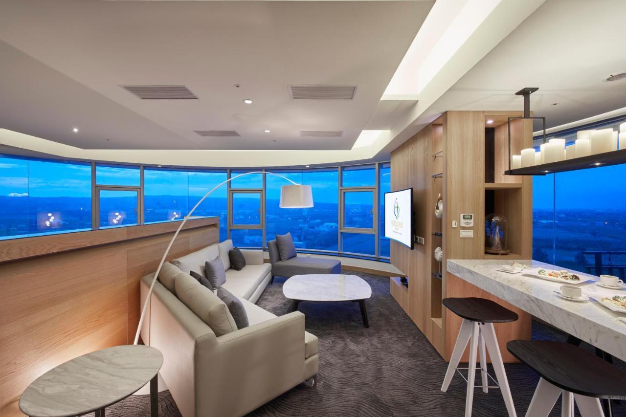 แกรนด์ เบย์ รีสอร์ต Hotel ย่านเมืองเก่าเฮ้งชุน ภายนอก รูปภาพ The Living Room
