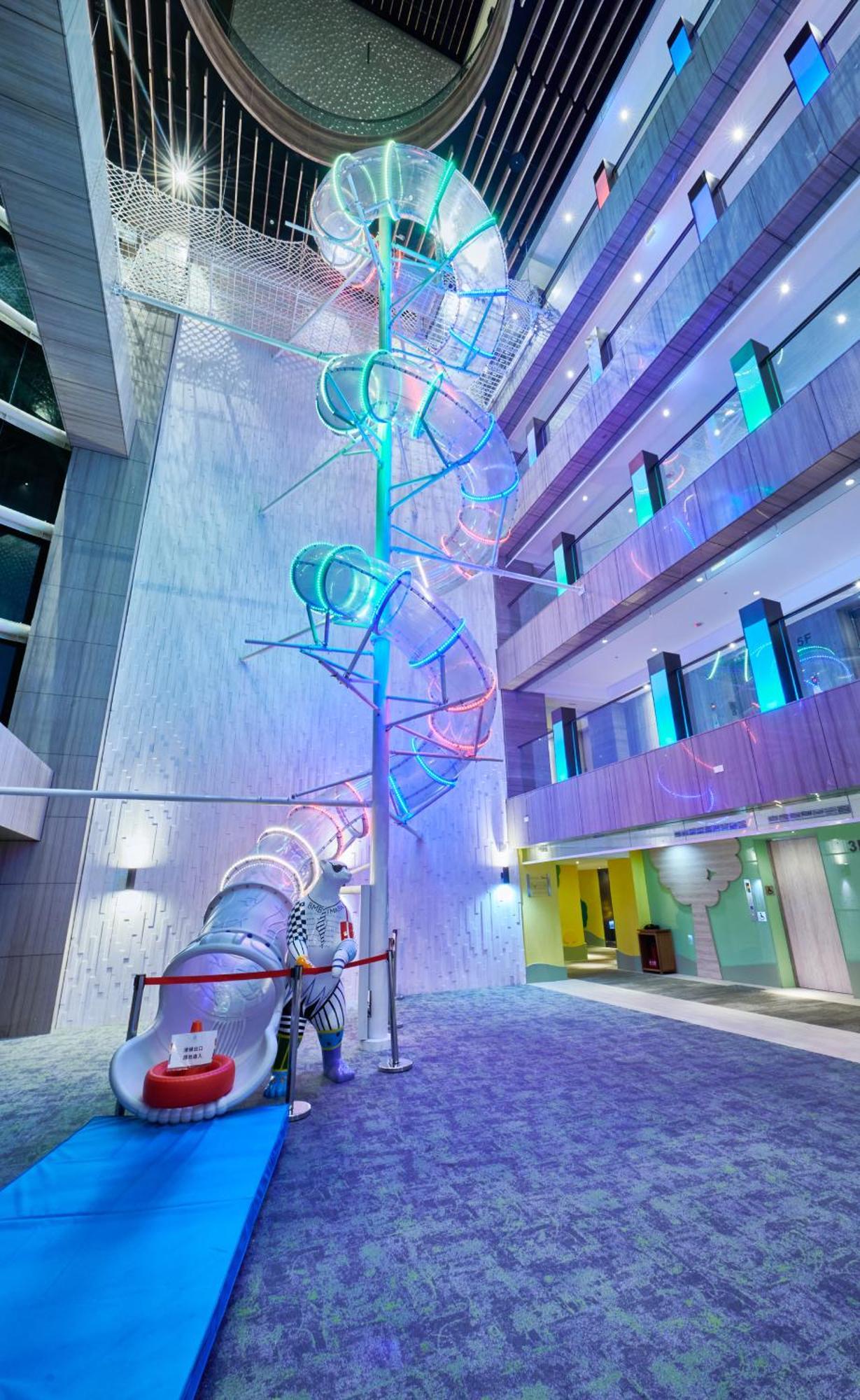 แกรนด์ เบย์ รีสอร์ต Hotel ย่านเมืองเก่าเฮ้งชุน ภายนอก รูปภาพ The Helix, the main staircase at the National University of Ireland, Galway