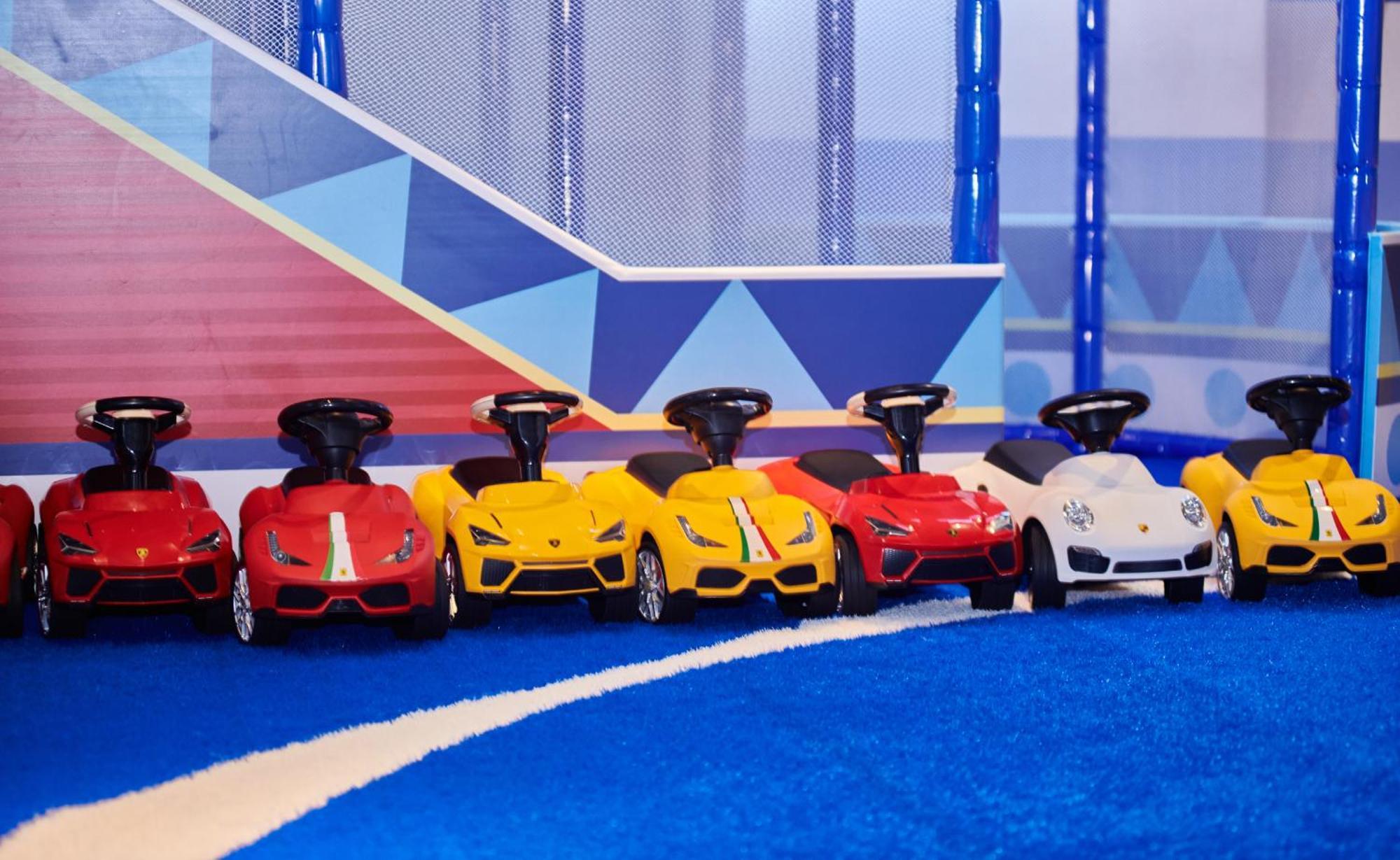 แกรนด์ เบย์ รีสอร์ต Hotel ย่านเมืองเก่าเฮ้งชุน ภายนอก รูปภาพ Battery-powered ride-on cars
