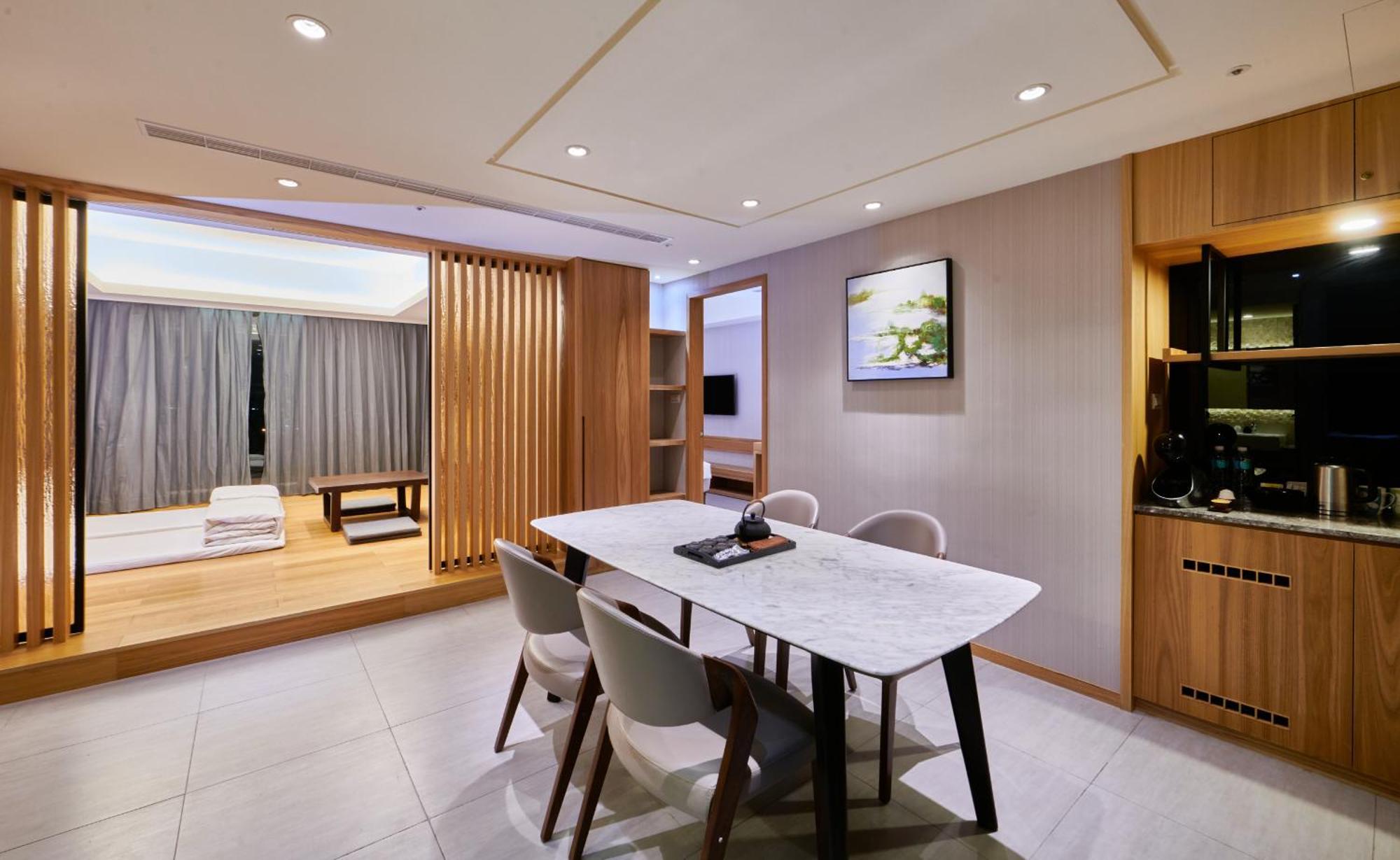 แกรนด์ เบย์ รีสอร์ต Hotel ย่านเมืองเก่าเฮ้งชุน ภายนอก รูปภาพ A suite at the hotel